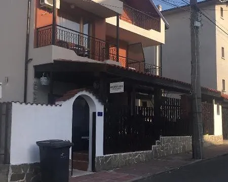 Kostadinovi 切尔诺莫雷茨